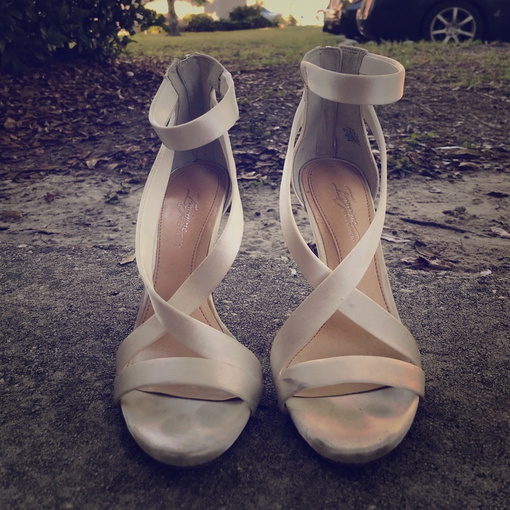 Imagine VINCE CAMUTO High Heels